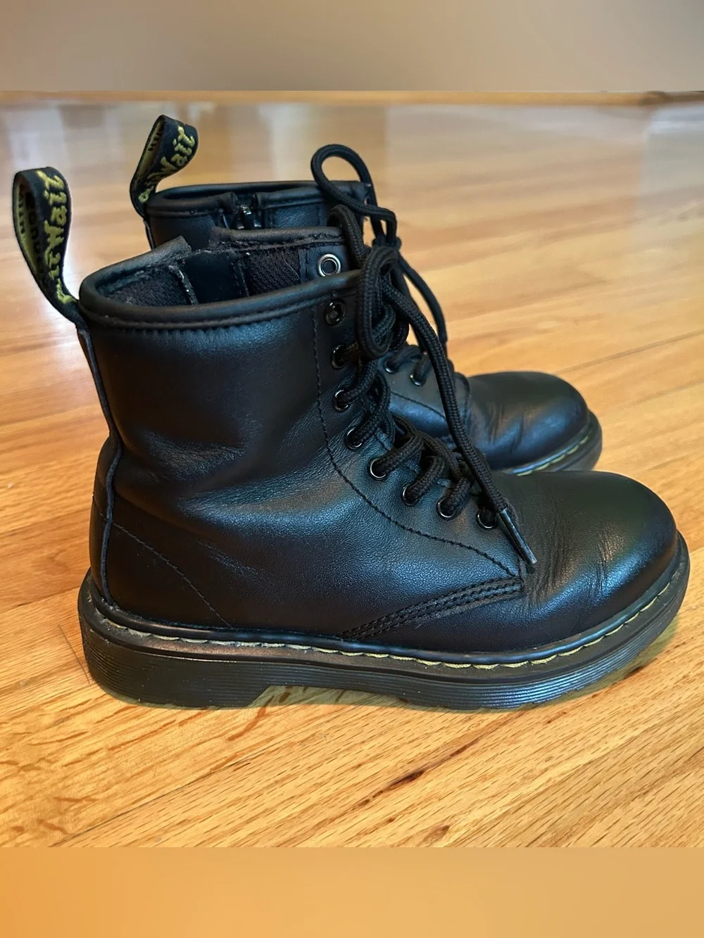 Kids Dr. Martens Boots Size 1